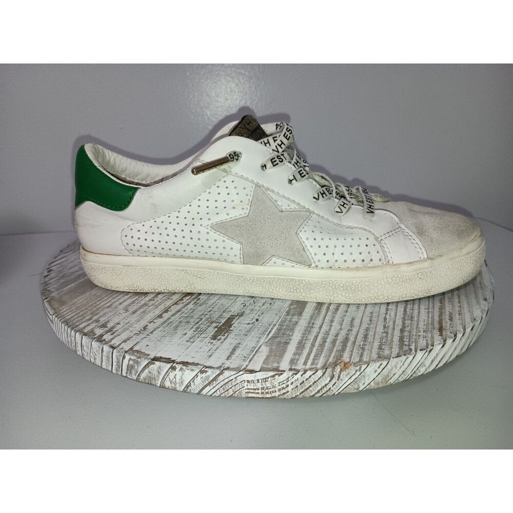 Vintage Havana White Sneakers with Green Heel Accent